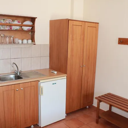 Next To The Sea - Faros 4 *